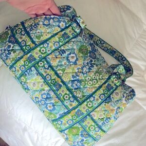 Beautiful weekend or overnight Vera Bradley bag